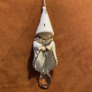 Kerstengeltje met regenboogkristal