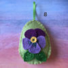 Paaseitje-8-pasen-viooltje-paasfeest-eitje-vilt-voorjaarsbloem-narsis-paastak