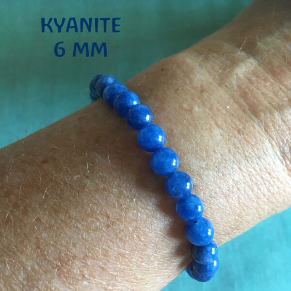 Edelsteen-Kyanite-6mm-armbandje-edelsteenkralen-