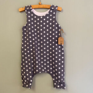 Baggy-jumpsuit-grijswit-ster-baby=kraamcadeautje