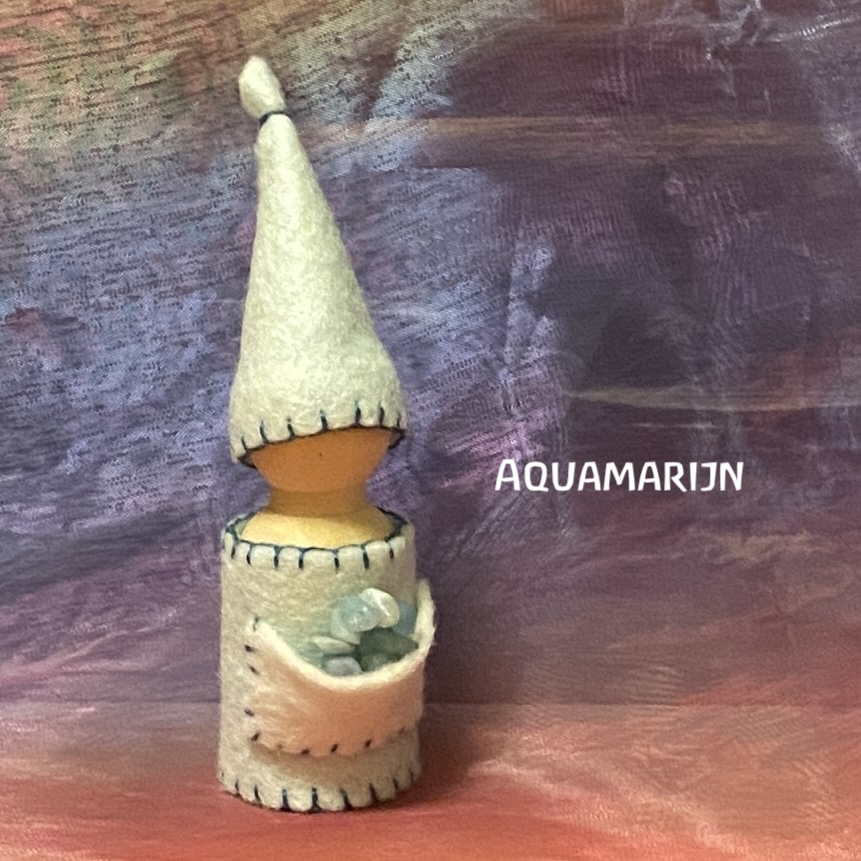 Edelsteenmannetje-Aquamarijn-edelsteen-seizoenstafel