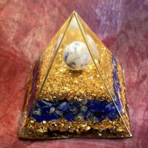 Organiet-piramide-2-Rozenkwarts--shungite-koper- spiritualiteit-edelsteen-spiraal-elektromagnetischestraling .JPG.