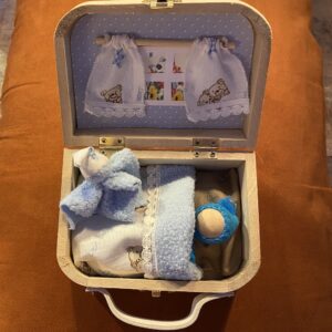 Poppenkoffertje-1-koffertje-reiskoffertje-popje- cadeautje kinderfeestje