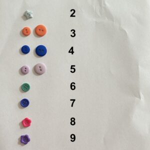 Knoopjes- naaiwerk-sewing-poppenkleertjes-poppenknoop